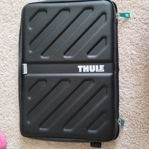 Thule laptop sleeve hardcover 17" diagonal